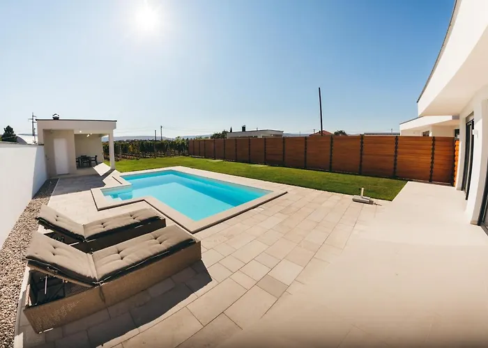 Olive Tree House Villa *